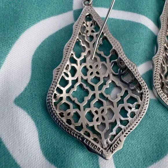 NWOT Kendra Scott Addie Silver Drop Earrings in Silver Filigree Mix - Picture 14 of 16